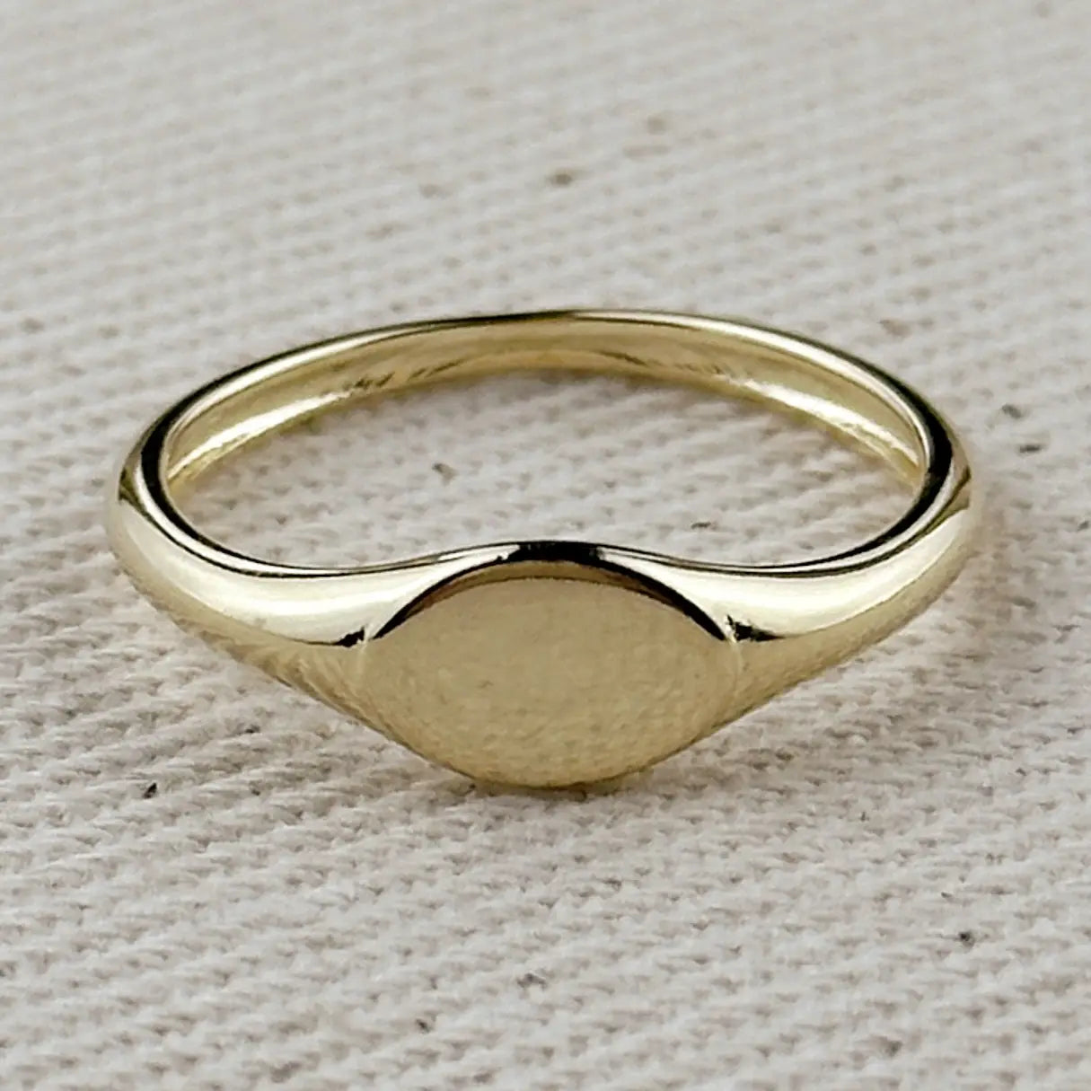 Orbit Signet Ring in Gold